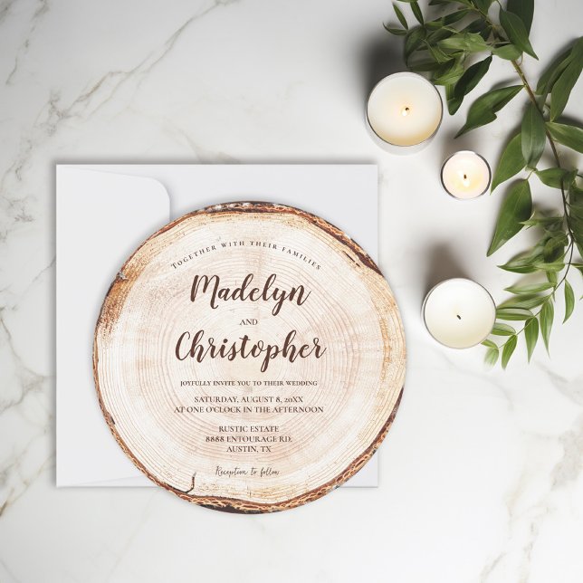 Invitation Coupe de bois Coupe Mariage rustique Script de man (Handlettering Name script round wood cut slice wedding invitation.)