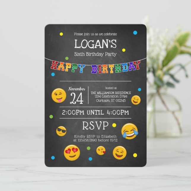 Invitation Coupe Emoji Chalkboard fête d'anniversaire (Debout devant)