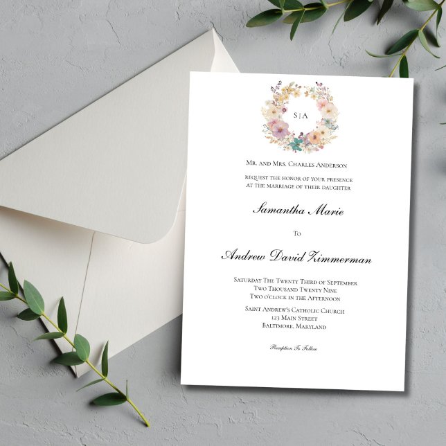 Invitation Couronne de fleurs monogramme mariage traditionnel (Pastel Floral Wreath Monogram Wedding Invitation. Traditional Formal elegant minimalist. Printed )