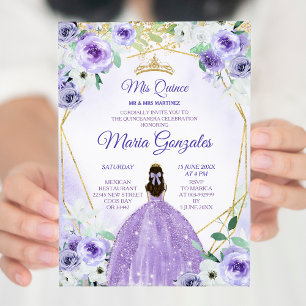 Invitation Couronne or et fleurs pourpres Quinceañera