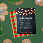 Invitation Cranberry et Popcorn Rustic Chalkboard Noël<br><div class="desc">Récupérez cette ambiance rustique et familiale de Noël avec ces invitations Cookie Exchange avec des cordes de canneberges et pop-corn avec un motif en vichy rouge et vert sur le dos. Chaque champ est entièrement personnalisable pour dire ce que vous voulez!</div>