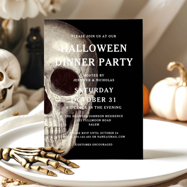 Invitation Crâne effrayant noir pour dîner de fête d'Hallowee (Black Scary Skull Adult Halloween Dinner Party Invitation)