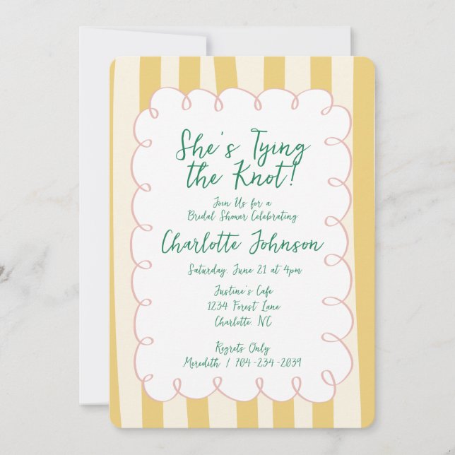 Invitation Crème Jaune Rayée Elle Noue le Nœud Nuptial (Devant)