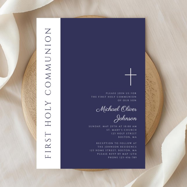 Invitation Croix bleu marine moderne Première Sainte Communio (Modern Navy Blue Cross First Holy Communion Invitation)