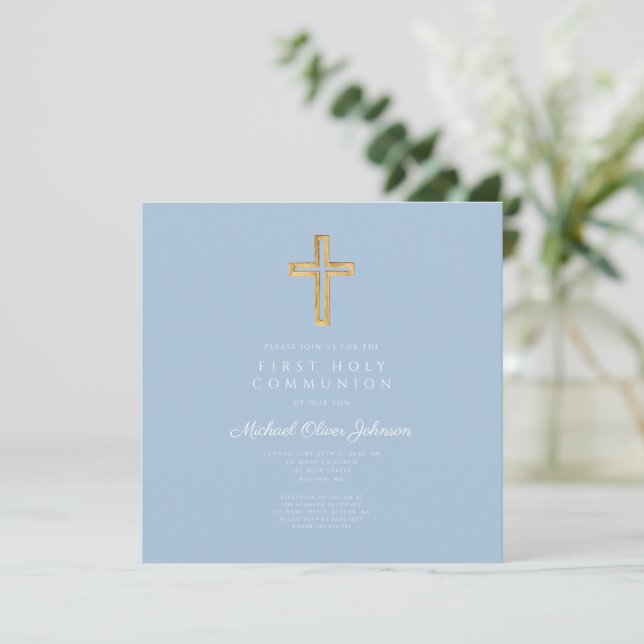 Invitation Croix religieuse bleue élégante pour garçon de pre (Debout devant)