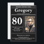 Invitation Custom 80th Birthday Drôle Citation Retro Journal<br><div class="desc">👉 Mettez un sourire sur un visage avec cette incroyable invitation de 80e anniversaire de style rétro! Complétez avec une citation et une photo amusante, vous serez sûr de placer votre célébration au-dessus du reste! #zazzlemade - Cliquez simplement pour personnaliser ce design 🔥 Mes promesses - Ce design est unique...</div>