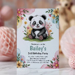 Invitation Cute Floral Kids Panda 3e fête d'anniversaire<br><div class="desc">Ce modèle d'invitation à l'anniversaire de panda fleuri pour enfants comprend une jolie bordure d'aquarelle fleurie. Il y a un mignon ours en panda au centre qui est assis sur un coin gazonné. En dessous, il y a un espace pour ajouter vos informations dans une police décorative et facile à...</div>
