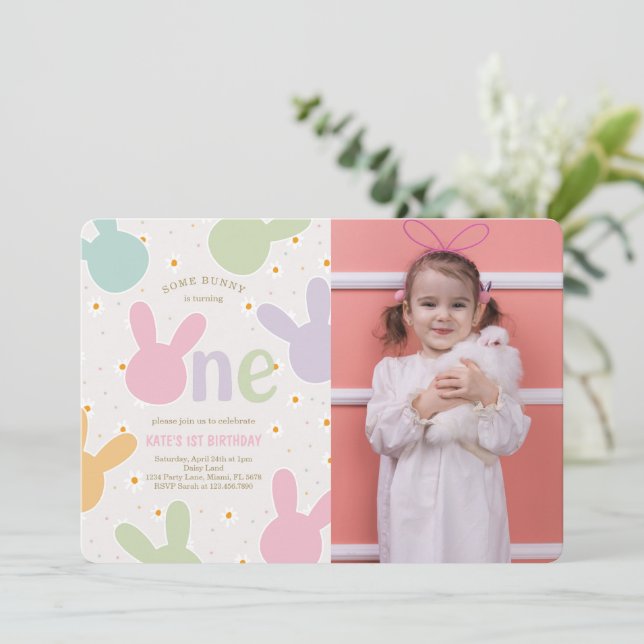 Invitation Daisy Floral Bunny 1er Anniversaire Photo (Debout devant)