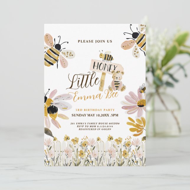 Invitation d'anniversaire 3 ans de petite abeille  (Debout devant)