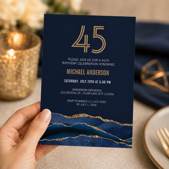 Invitation d'anniversaire 45 ans Navy Or Moderne (Elegant navy and gold 45th birthday invitation with luxurious modern details)