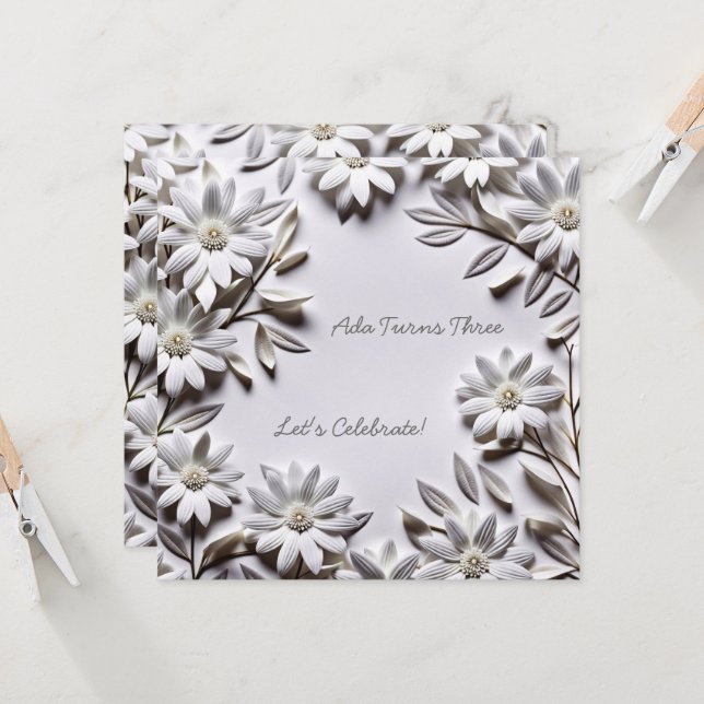 Invitation d'anniversaire aux fleurs blanches (Devant/Arrière en situation)