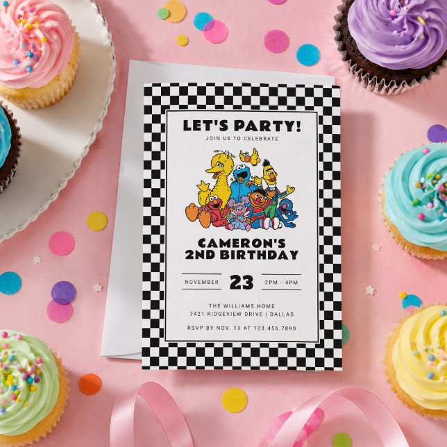 Invitation d'anniversaire damier de Rue Sésame (Card simulated on table)