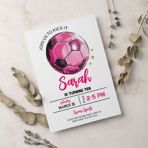 Invitation d'anniversaire de fille de soccer rose