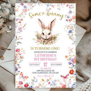 Invitation d'anniversaire de lapin à fleurs sauvag