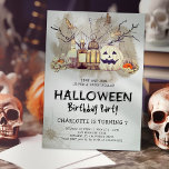 Invitation d'anniversaire de Spooktacular Kids Hal<br><div class="desc">Des invitations amusantes à des fêtes d'anniversaire d'halloween avec un arrière - plan rustique lavé,  un citrouille aquarelle,  des toiles,  des chauves-souris,  des fleurs,  des potions,  et un modèle de célébration d'anniversaire spooktaculaire pour enfants moderne,  facile à personnaliser.</div>