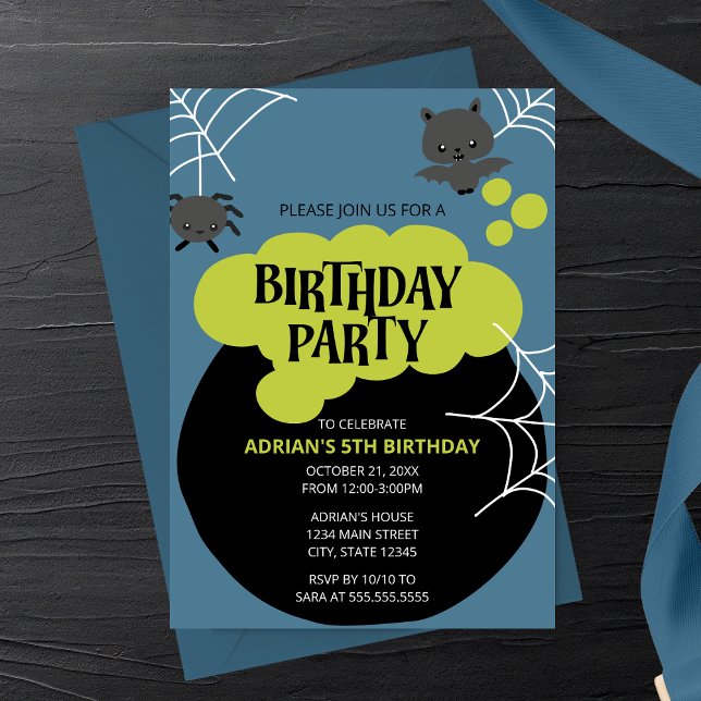 Invitation d'anniversaire Halloween Chaudron de So (Blue Witch's Cauldron Halloween Birthday Party Invitation| Cartoon Bat and Spider)