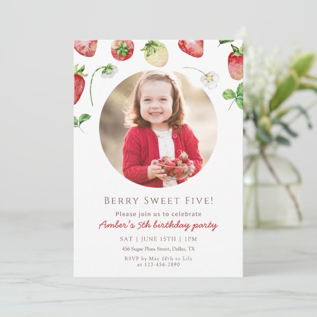 Invitation d'anniversaire photo de fraise douce au (Debout devant)