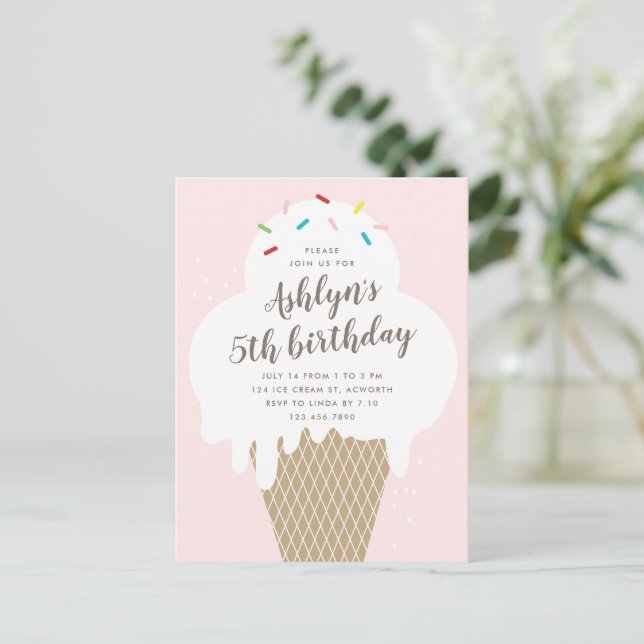 Invitation d'anniversaire pour enfants à petit bud (Debout devant)