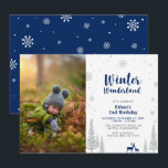 Invitation d'anniversaire pour garçon de 2 ans sur<br><div class="desc">Célébrez un jour spécial pour votre proche avec cette invitation d'anniversaire adorable sur le thème de Winter Wonderland ! Ce design présente des graphismes de cerf et de flocons de neige avec un thème de couleur bleu marine et argent pailleté. Vous pouvez ajouter la couleur de fond de votre choix....</div>