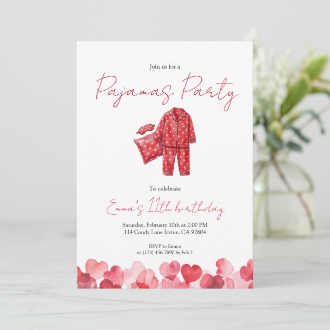 Invitation d'anniversaire Pyjama Cœur Rouge pour S (Debout devant)