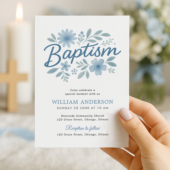 Invitation de baptême à fleurs bleues pour bébé ga (Hand holding blue floral baptism invite with candlelight – soft and spiritual boy design)
