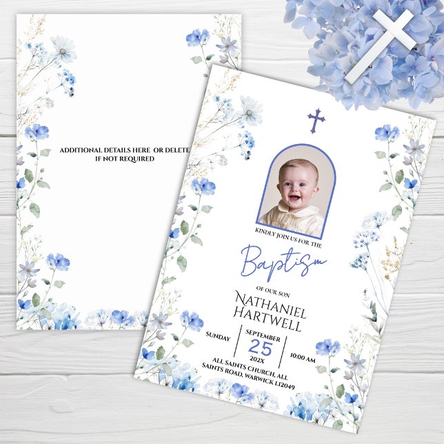 Invitation de baptême avec une photo de fleurs sau (Créateur téléchargé)