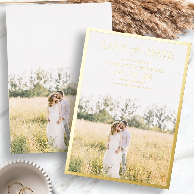 Invitation de carte de sauvegarde de date simple p (Simple Elegant Gold Border Photo Save The Date Foil Invitation by Painted Paperie
)