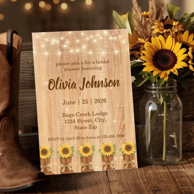 Invitation de Fête de Fiançailles de Bottes de Cow (Rustic country bridal shower invitation featuring sunflowers, cowboy boots, and twinkle lights.)