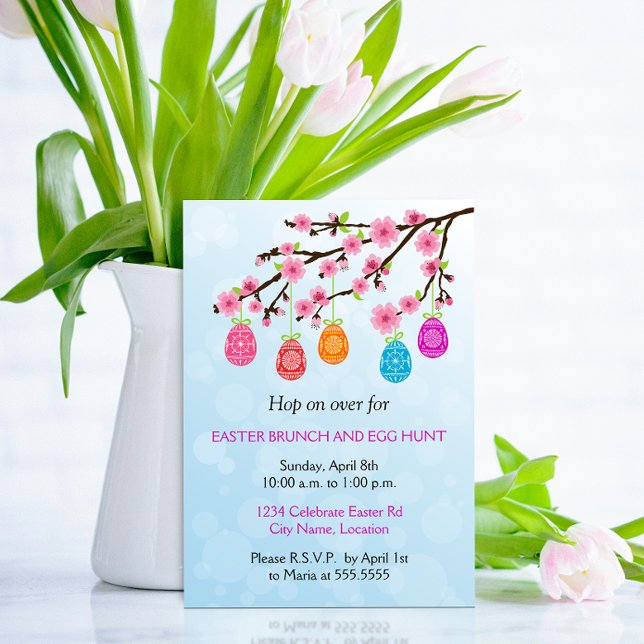 Invitation de fête de Pâques avec branche fleurie (Elegant Easter Party invitation with a spring flowering branch with easter eggs hanging.)