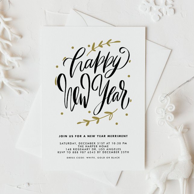 Invitation de fête du Nouvel An à calligraphie mod (Customizable New Year party invitation featuring modern calligraphy and foliage wreath.)