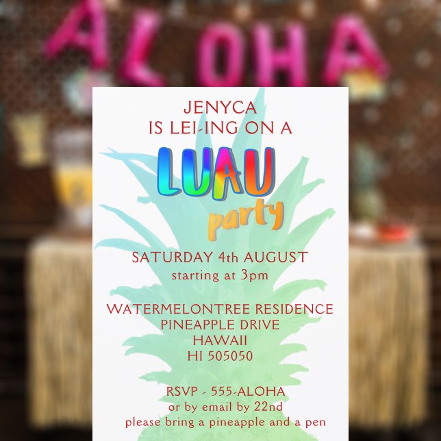 Invitation de fête Luau Kitchi de l'ananas tropica (Perfect for BBQs, birthdays, or just an excuse to don a grass skirt and sip on a Mai Tai. )