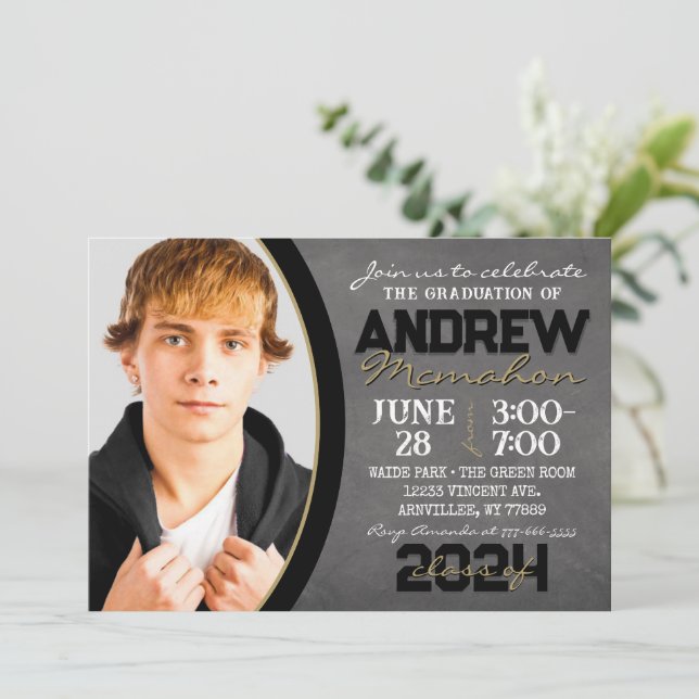 Invitation de graduation en tableau noir et bronze (Debout devant)