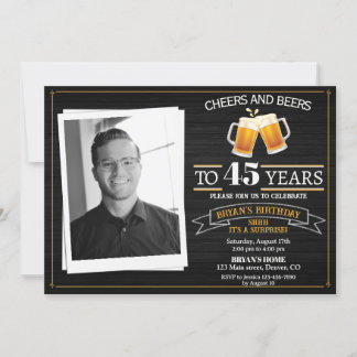 Invitation de la bière et des applaudissements pou