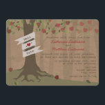 Invitation de mariage Apple Orchard inspirée par l<br><div class="desc">Une invitation mariage de automne avec une illustration de pommiers. Le coffre emballé avec une bannière peut être customisé avec les noms de mariée et mariée. L'expression est celle de la mariée et du marié avec leurs familles. L'Arrière - plan s'inspire du carton de papier brun.</div>