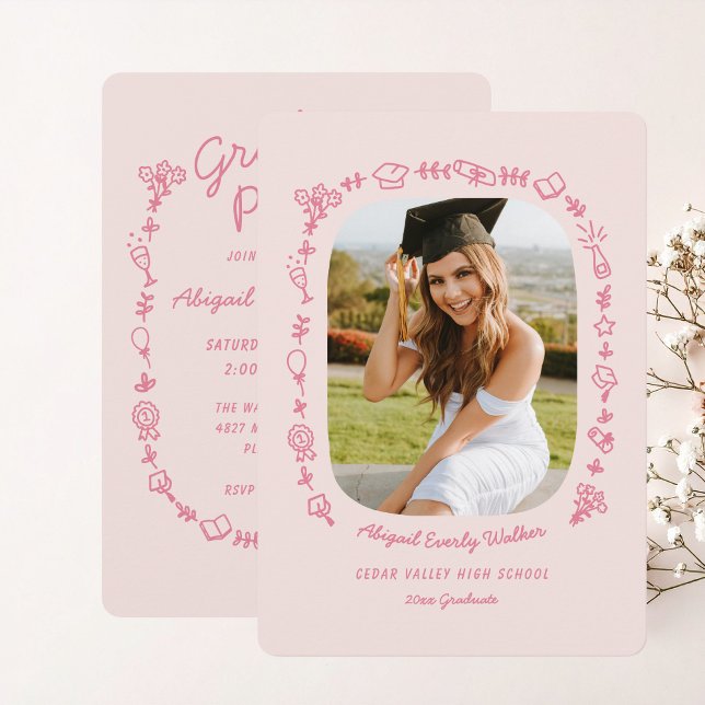 Invitation de remise de diplôme avec gribouillages (Pink hand drawn icon doodles grad announcement and invitation)
