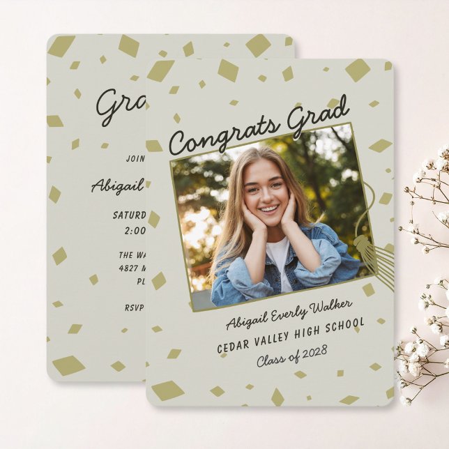 Invitation de remise de diplôme gribouillée à la m (gold and beige hand drawn graduate invitation and announcement card with photo)