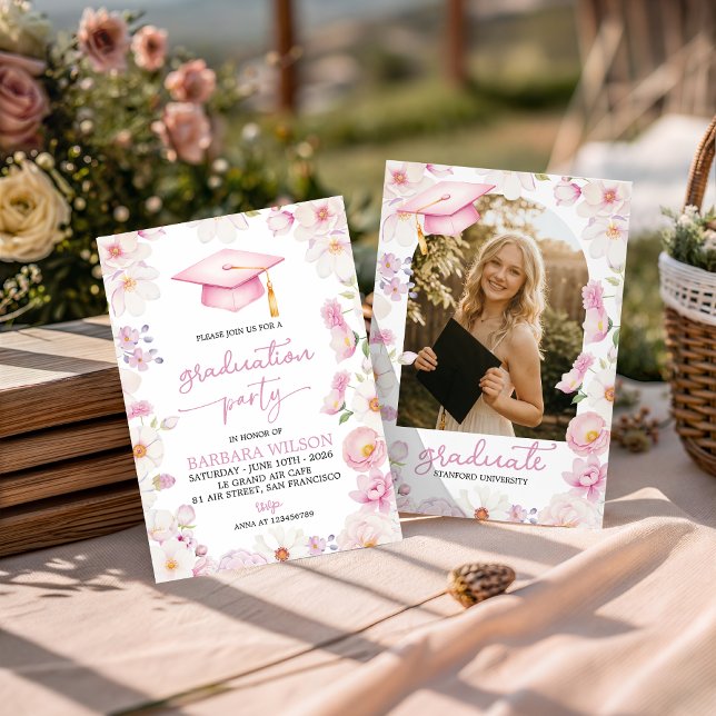 Invitation de remise des diplômes à fleurs roses e (Créateur téléchargé)