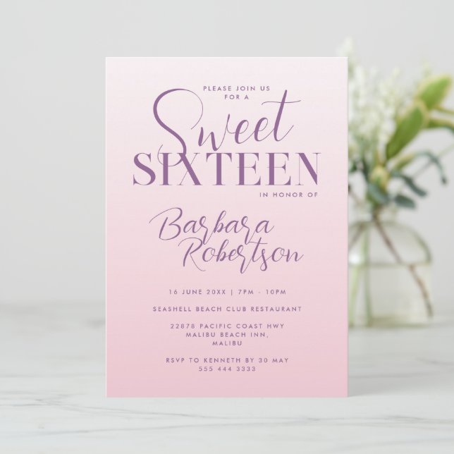 Invitation Dégradé Rose Élégant Script Sweet Sixteen (Debout devant)