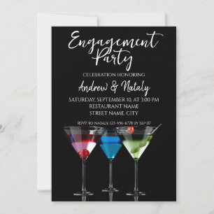 Invitation Différents cocktails dans des verres à martini sur