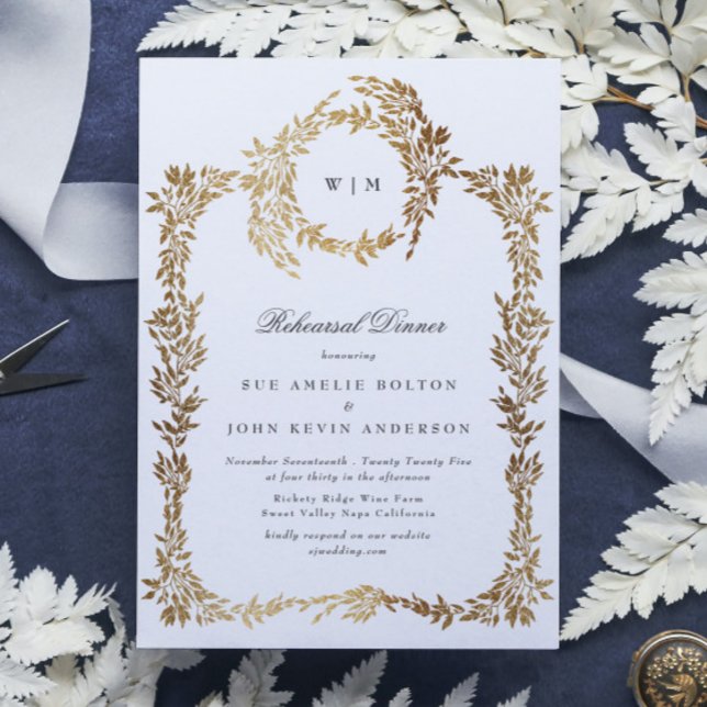 Invitation Dîner de répétition classique Monogram Gold Crest (Créateur téléchargé)