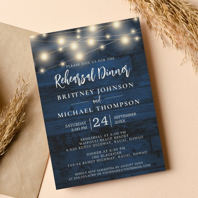 Invitation Dîner de répétition de la Marine Blue Wood String (Navy wood rustic string lights rehearsal dinner invitation is perfect for a barn or country wedding.)