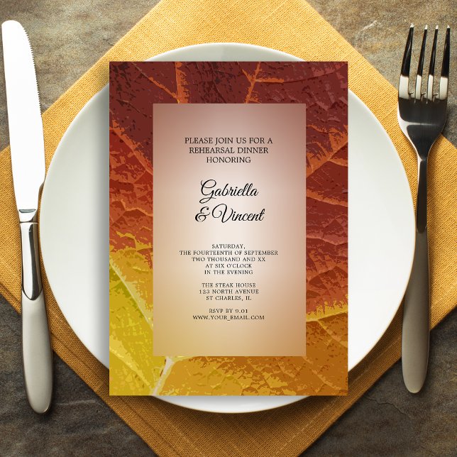 Invitation Dîner de répétition des Mariages des feuillets d'a (Celebrate the night before your Fall wedding with the Shades of Autumn Leaf Rehearsal Dinner Invite)