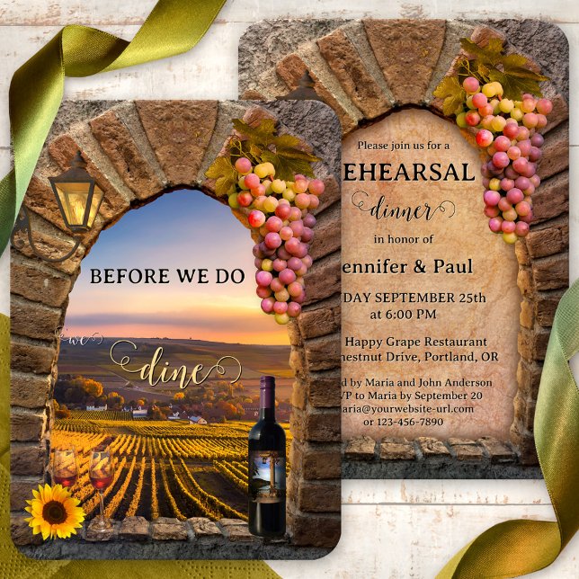 Invitation Dîner de répétition du vignoble italien (Classic Italian Rehearsal Dinner invitation featuring a Roman arch with wine overlooking a vineyard)