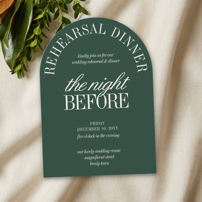 Invitation Dîner de répétition élégant vert chasseur voûté (Arch Rehearsal Dinner Invitation from the Green Stripe Old Money wedding collection by Darling & May)
