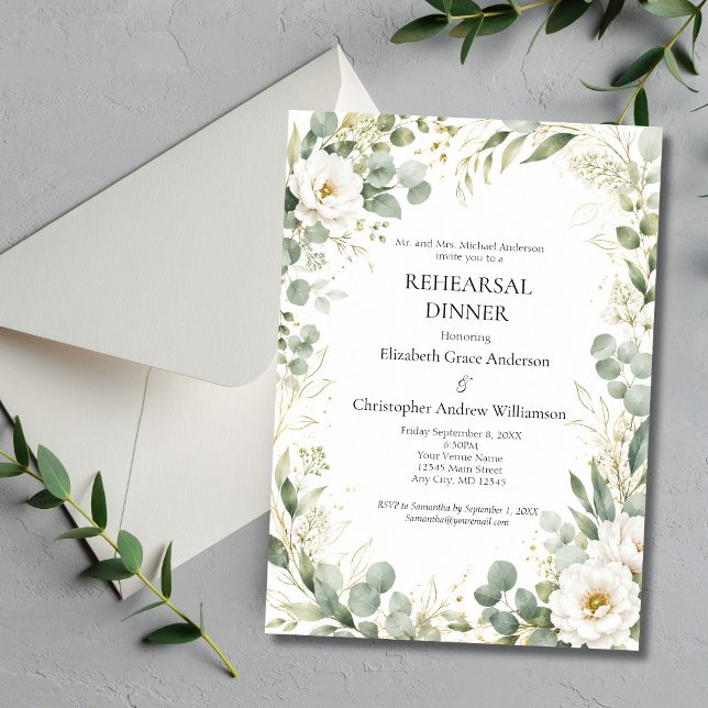 Invitation Dîner de répétition Eucalyptus Botanicals Rose Bla (Eucalyptus Greenery Botanicals White Roses Florals Wedding Rehearsal Dinner Invitation)