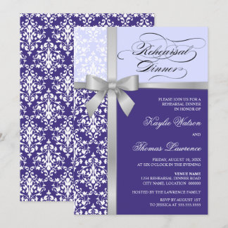 Invitation Dîner de répétition violet Damask Faux Silver Ribb