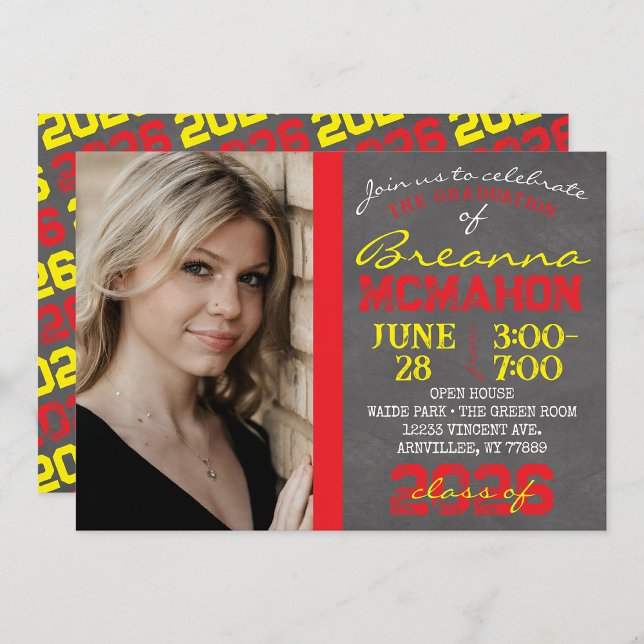 Invitation Diplôme de Chalkboard moderne rouge et jaune (Repeating Class Year Chalkboard Graduation Photo Invitations)