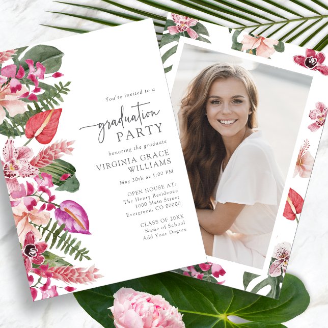 Invitation Diplômé de la Photo Tropicale (Tropical Floral Photo Graduation Party Invitation by Painted Paperie
)