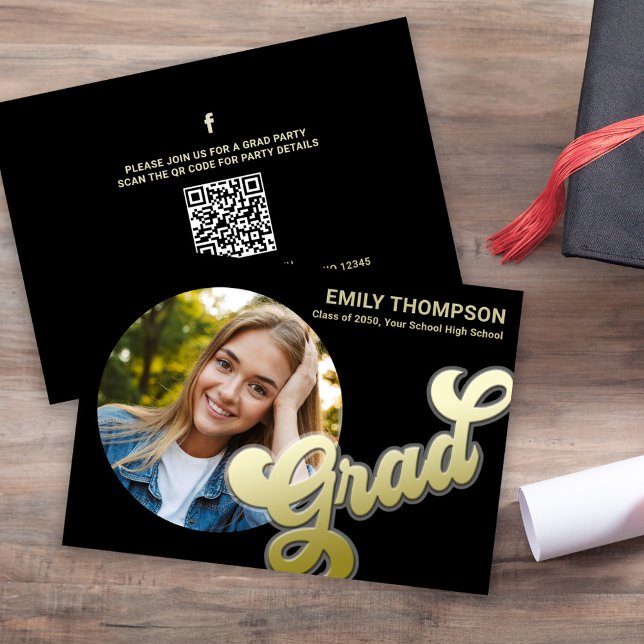 Invitation Diplômé Moderne Style Retro Gold Photo QR Code (Graduation photo invitation announcement with scannable QR Code. )