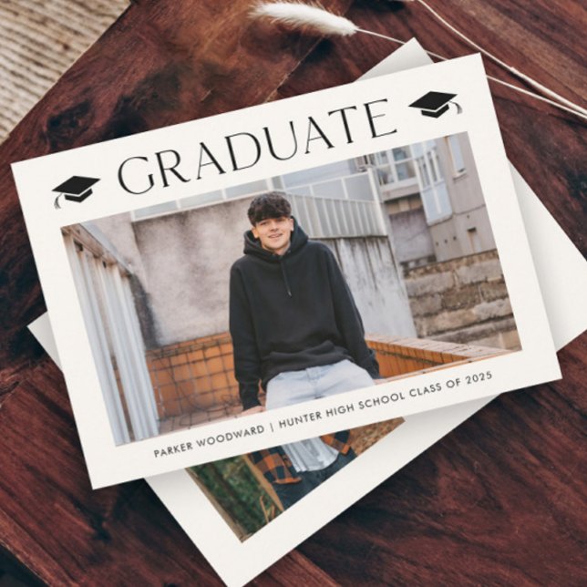 Invitation Diplôme simple 2 photos (Simple graduation cap photo invitations.)